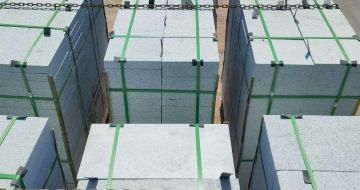 太原 芝麻白花岗岩5公分地铺石 花岗岩厂家工厂装车日常