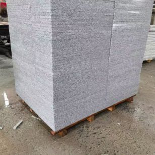 太原 芝麻白火烧面1.8厚300*600地铺石，尺寸标准，厚薄均匀