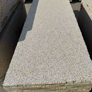 太原 黄金麻花岗岩荔枝面毛板，半成品