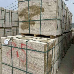 太原 黄金麻花岗岩石材荔枝面地铺石2.5*300*600