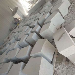 太原 白麻花岗岩异形坐凳