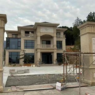 太原 黄金麻花岗岩别墅雕花外墙干挂配上门口雕花罗马柱