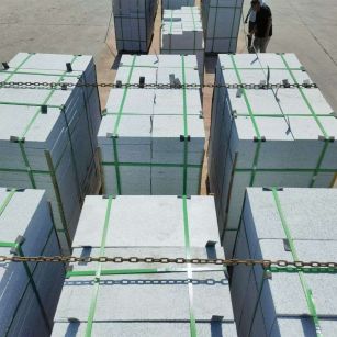 太原 芝麻白花岗岩5公分地铺石 花岗岩厂家工厂装车日常