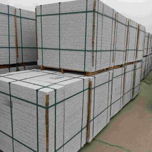 太原 白麻花岗岩石材荔枝面地铺石（300*600*50）