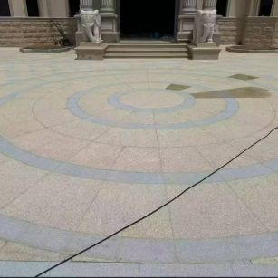 太原 黄金麻芝麻灰花岗岩石材地铺拼接效果