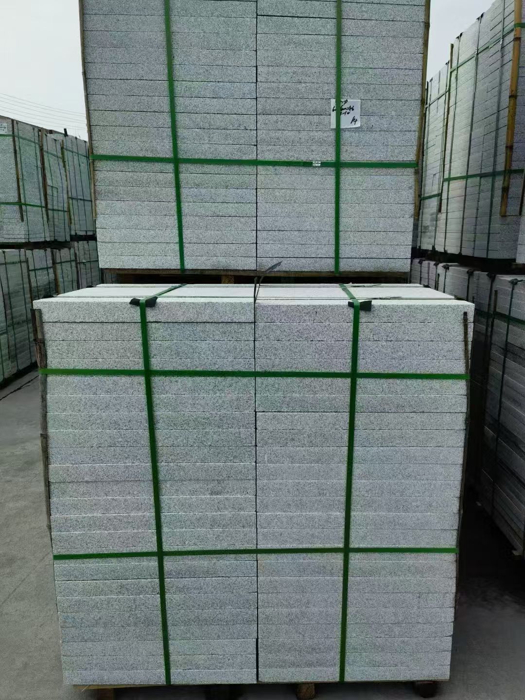 太原 芝麻白火烧，园林广场市政工程地铺石，1.8~5.0厚均有现货