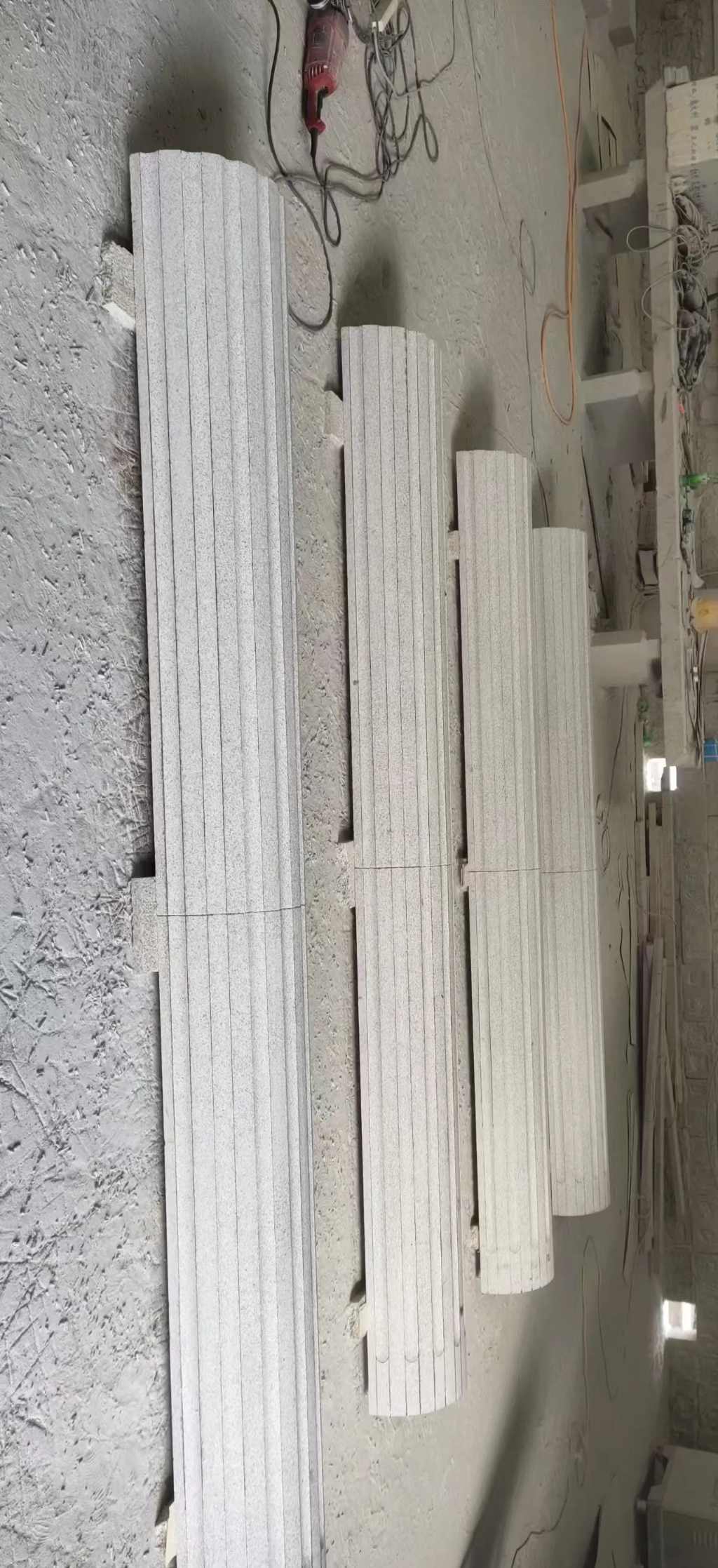 太原 花岗岩厂家带你看白麻花岗岩门楼大柱柱皮