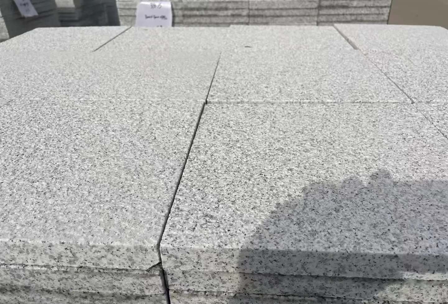 太原 白麻花岗岩石材推荐 荔枝面地铺石