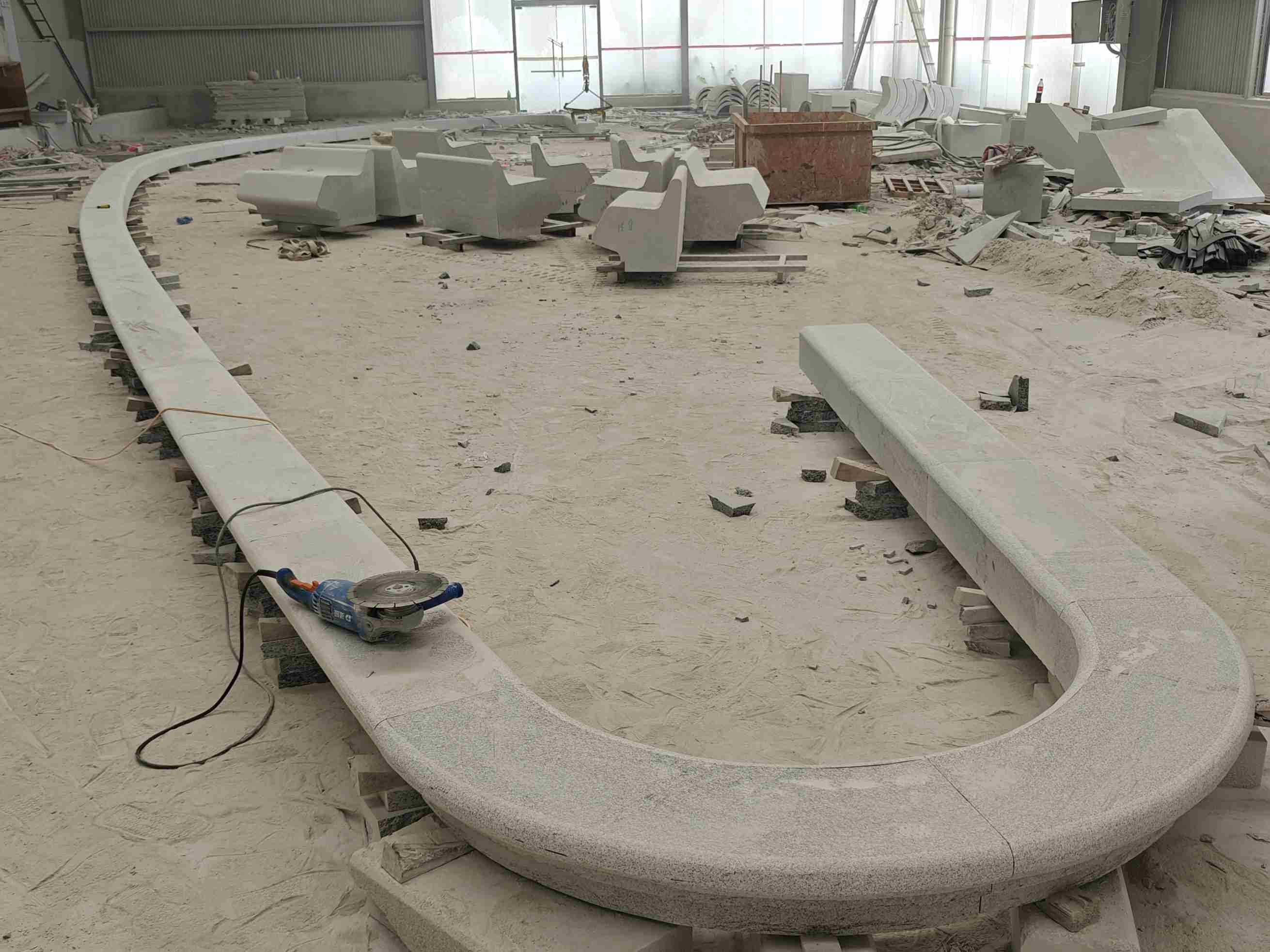 太原 芝麻白花岗岩弧形花坛石，坐凳石