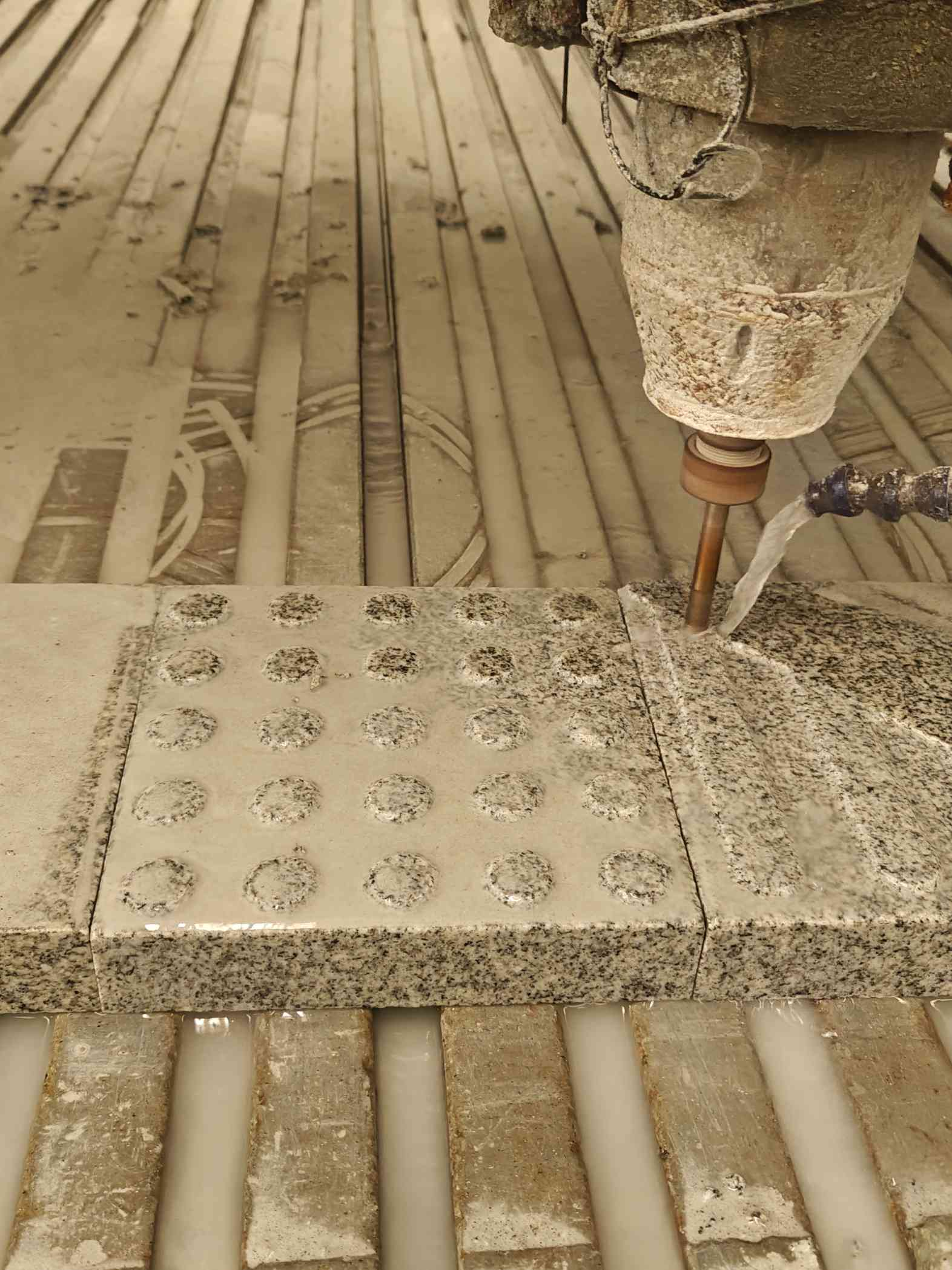 太原 芝麻白花岗岩石材盲人石、盲道石、盲点石