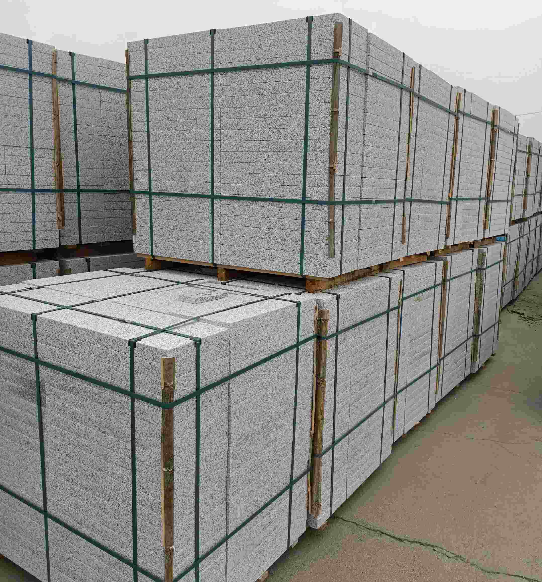 太原 白麻花岗岩石材荔枝面地铺石（300*600*50）