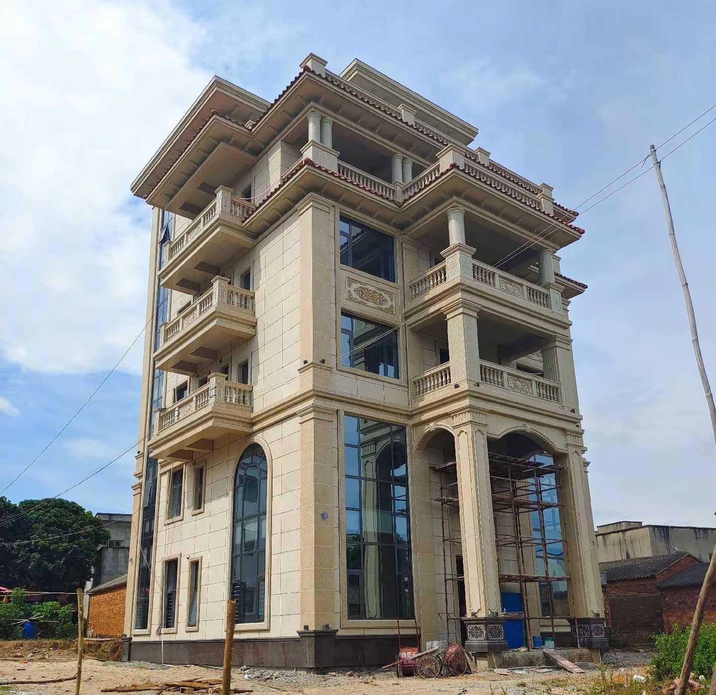 太原 黄金麻花岗岩石材别墅外墙干挂搭配（雕花栏杆花瓶柱门楼罗马柱）