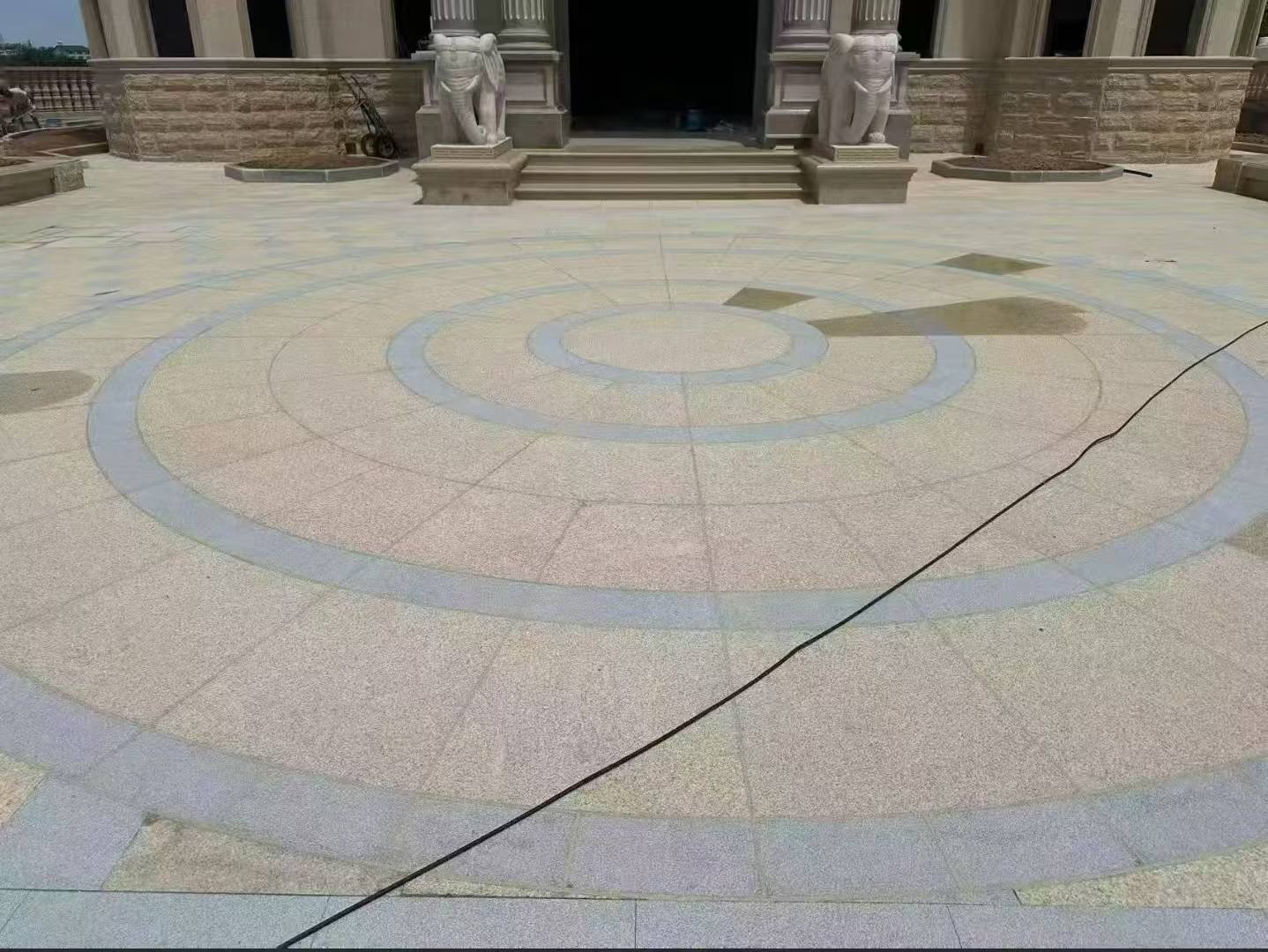 太原 黄金麻芝麻灰花岗岩石材地铺拼接效果