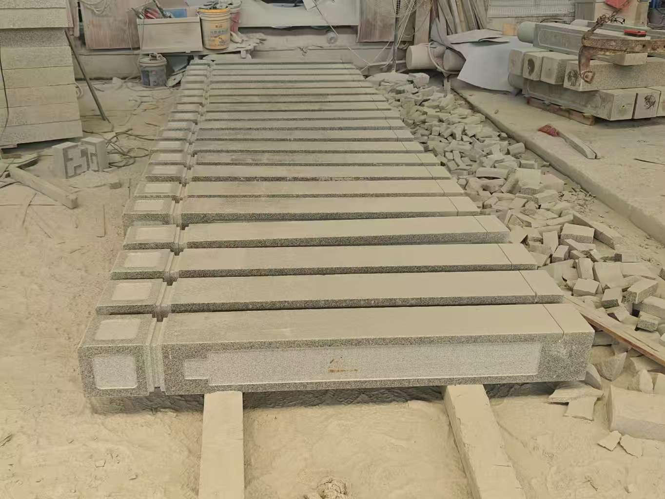 太原 芝麻白异形加工雕刻-栏杆大柱，方柱