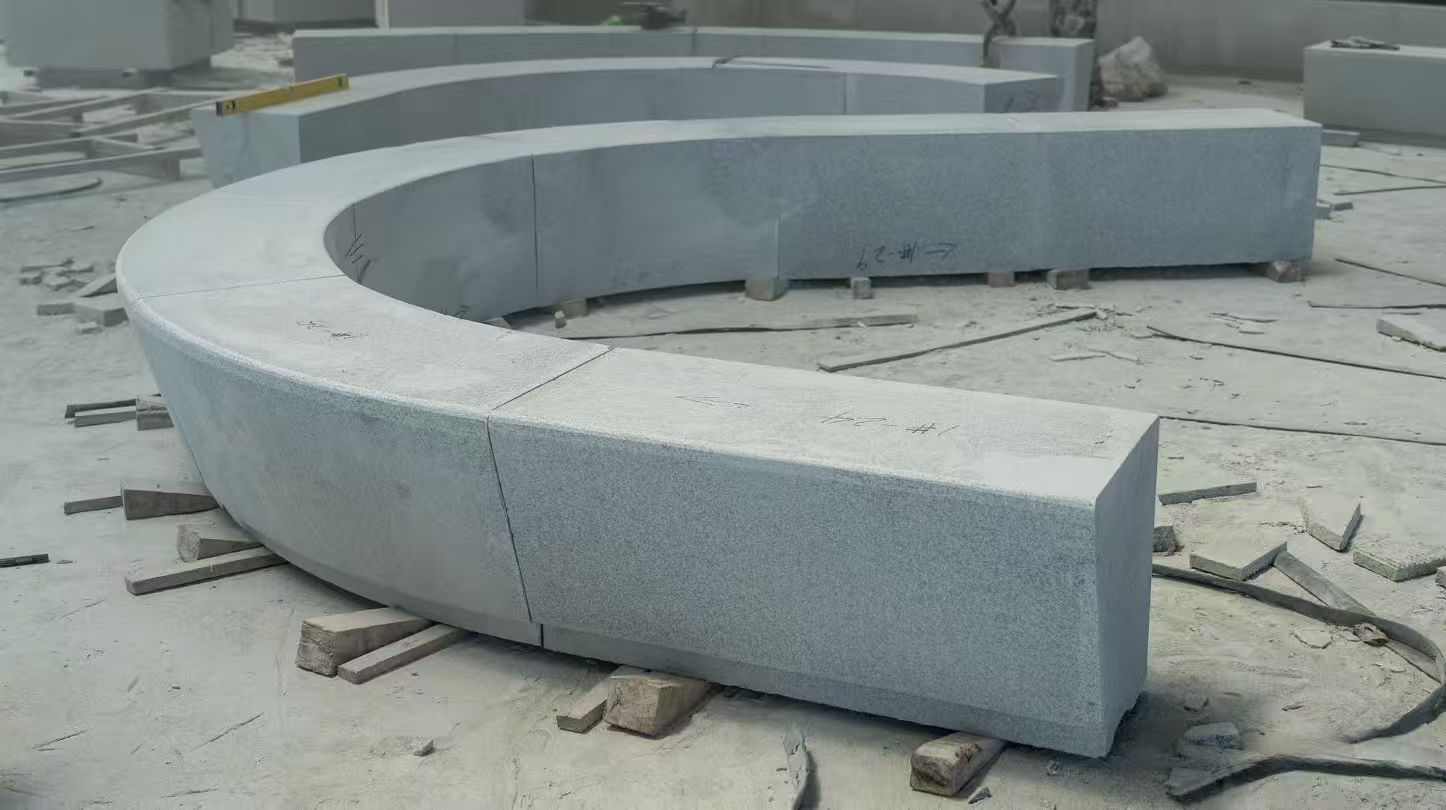 太原 芝麻白花岗岩光面弧形坐凳