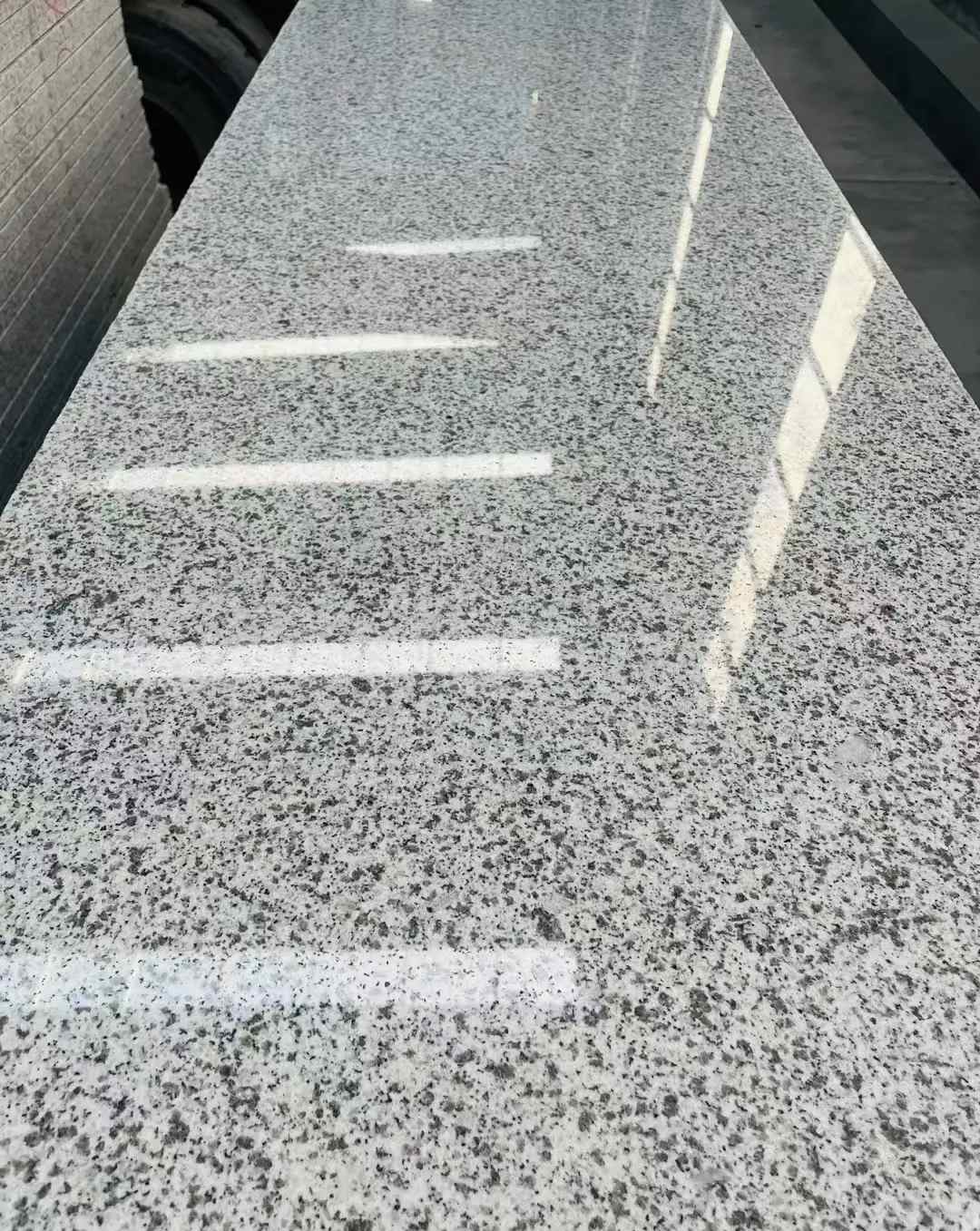 太原 白麻花岗岩光面毛板