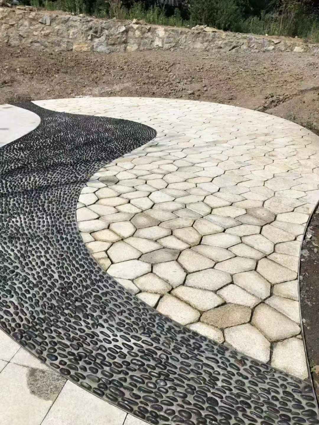 太原 黄金麻冰裂纹地铺石工地铺装案例