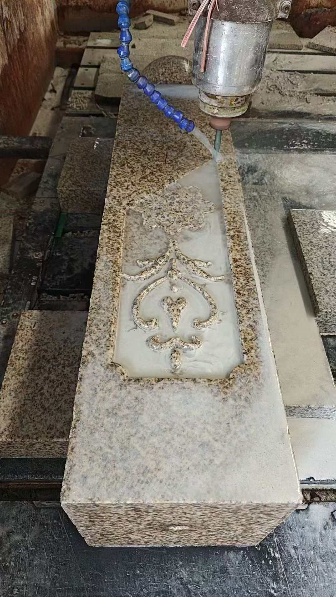 太原 黄金麻花岗岩异形加工雕刻栏杆大柱