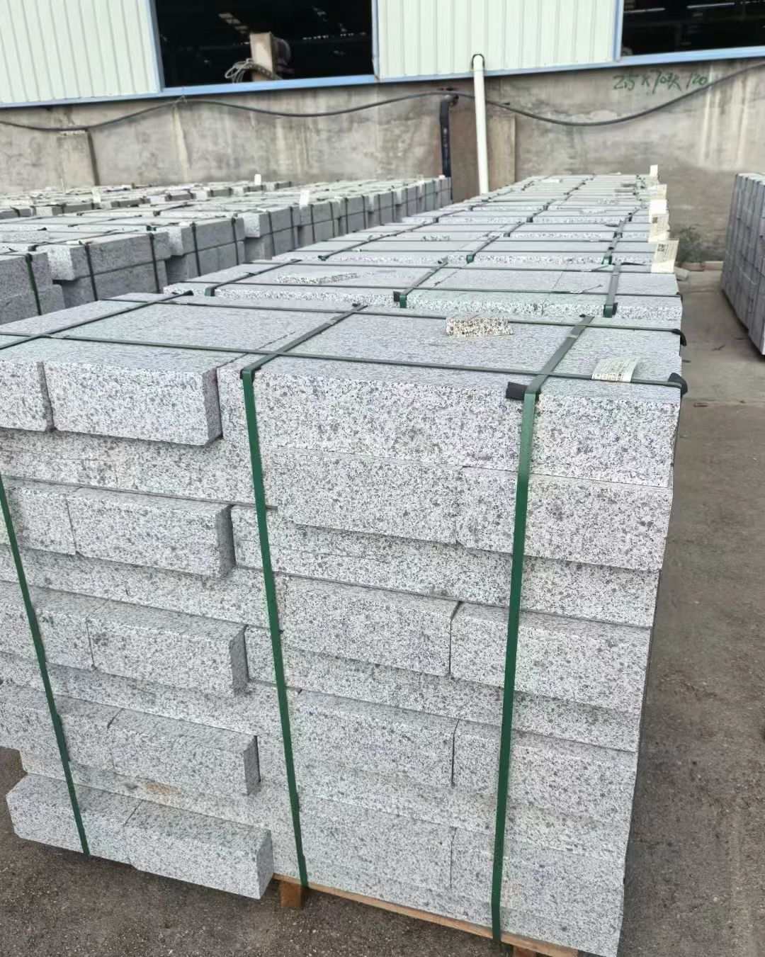 太原 白麻花岗岩路沿石，弧形路沿石，道牙石，马路牙子，界石，路缘石，平沿石，直岩石，平缘石等